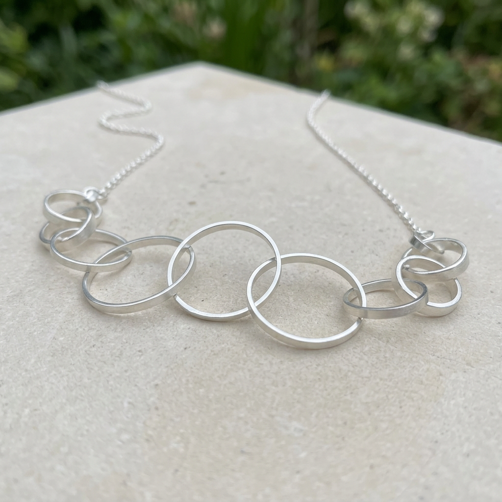 New stone image based directly on the real necklace