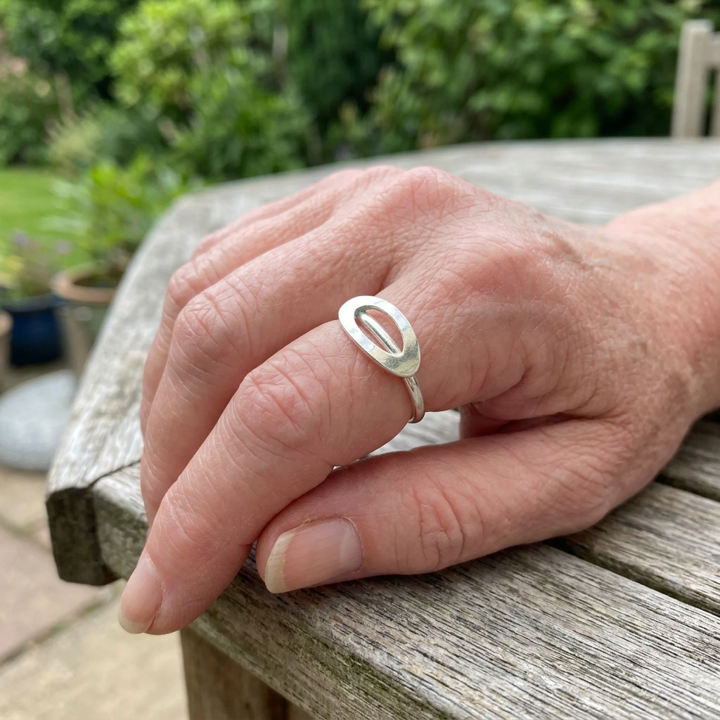 Open oval ring outdoors