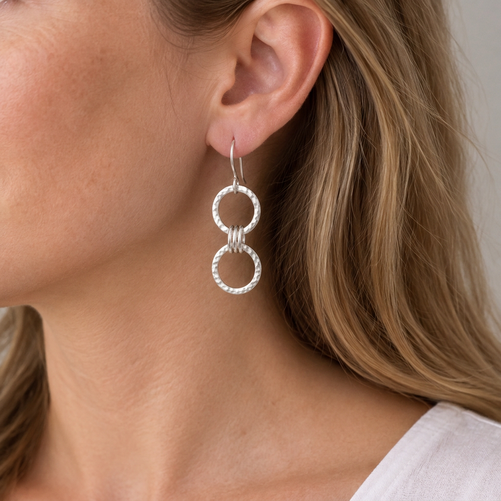 Two-drop earrings adjusted to the real worn scale